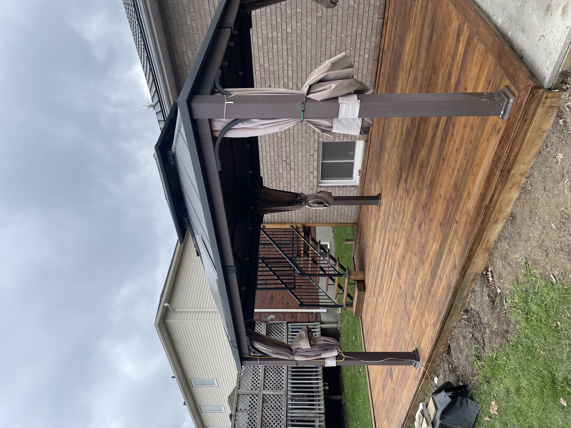 Freshly stained backyard deck in Toronto after deck staining